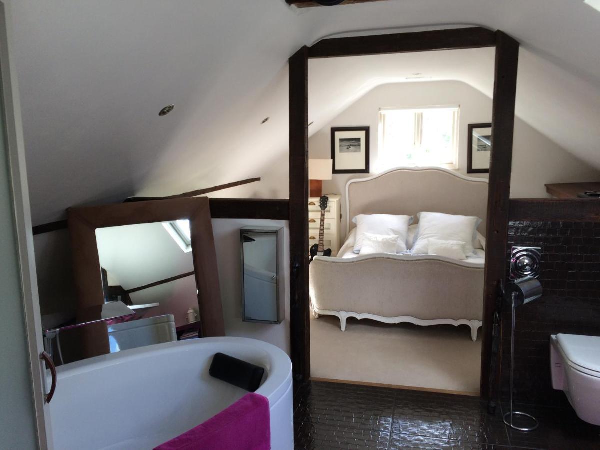 Castle Mill Bed And Breakfast Dorking Bagian luar foto