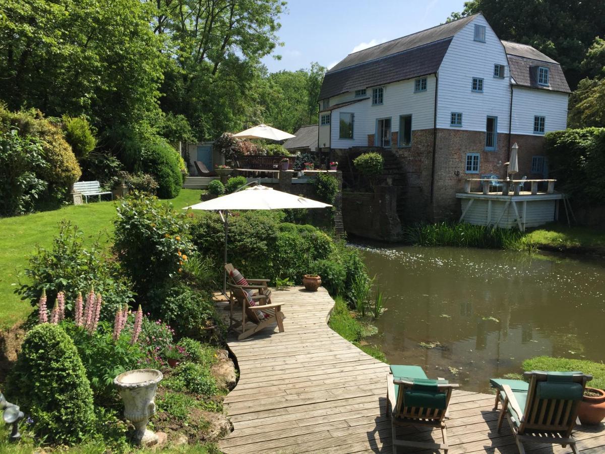Castle Mill Bed And Breakfast Dorking Bagian luar foto
